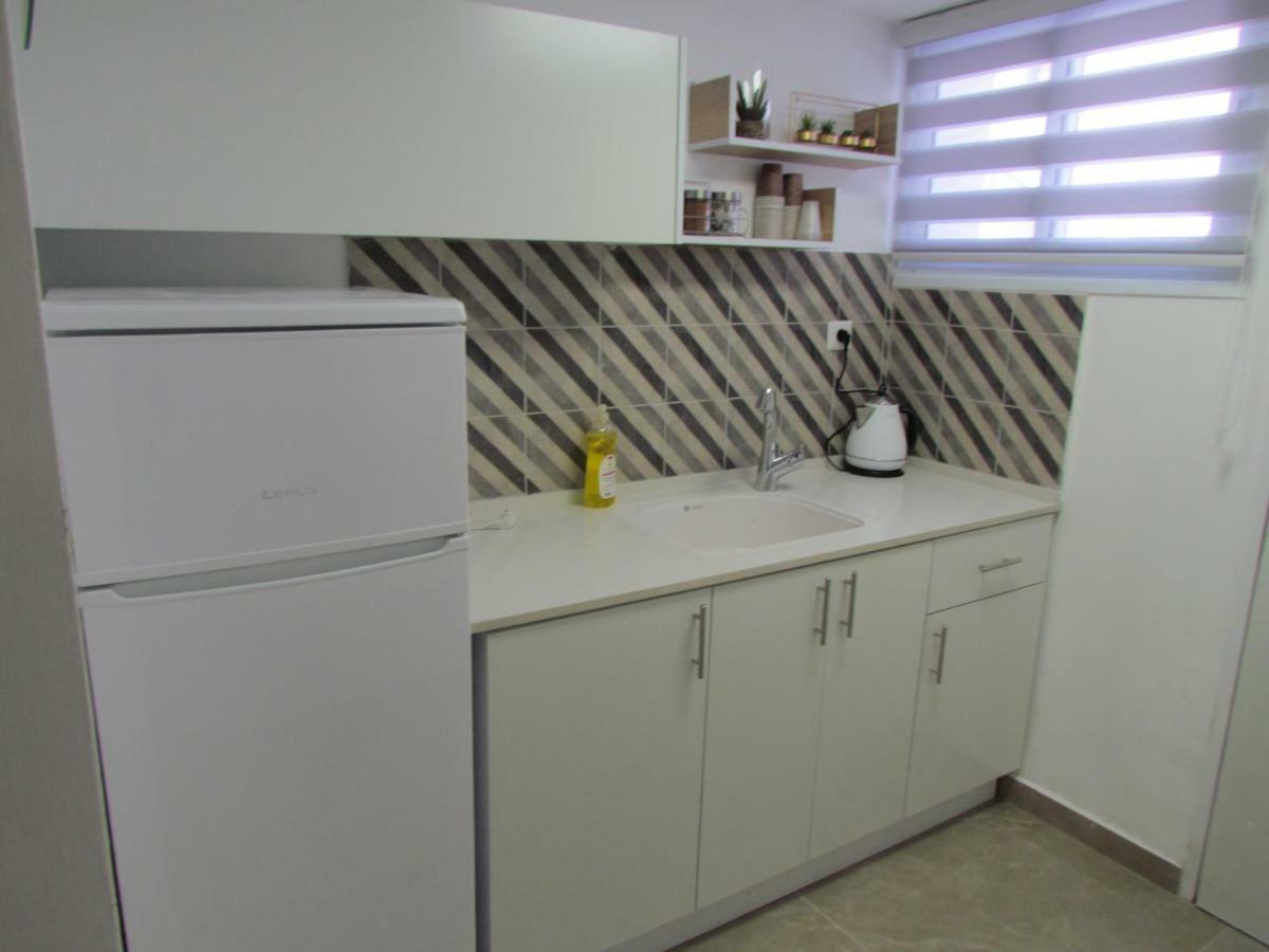 Eleni Apartment 엘라트 외부 사진